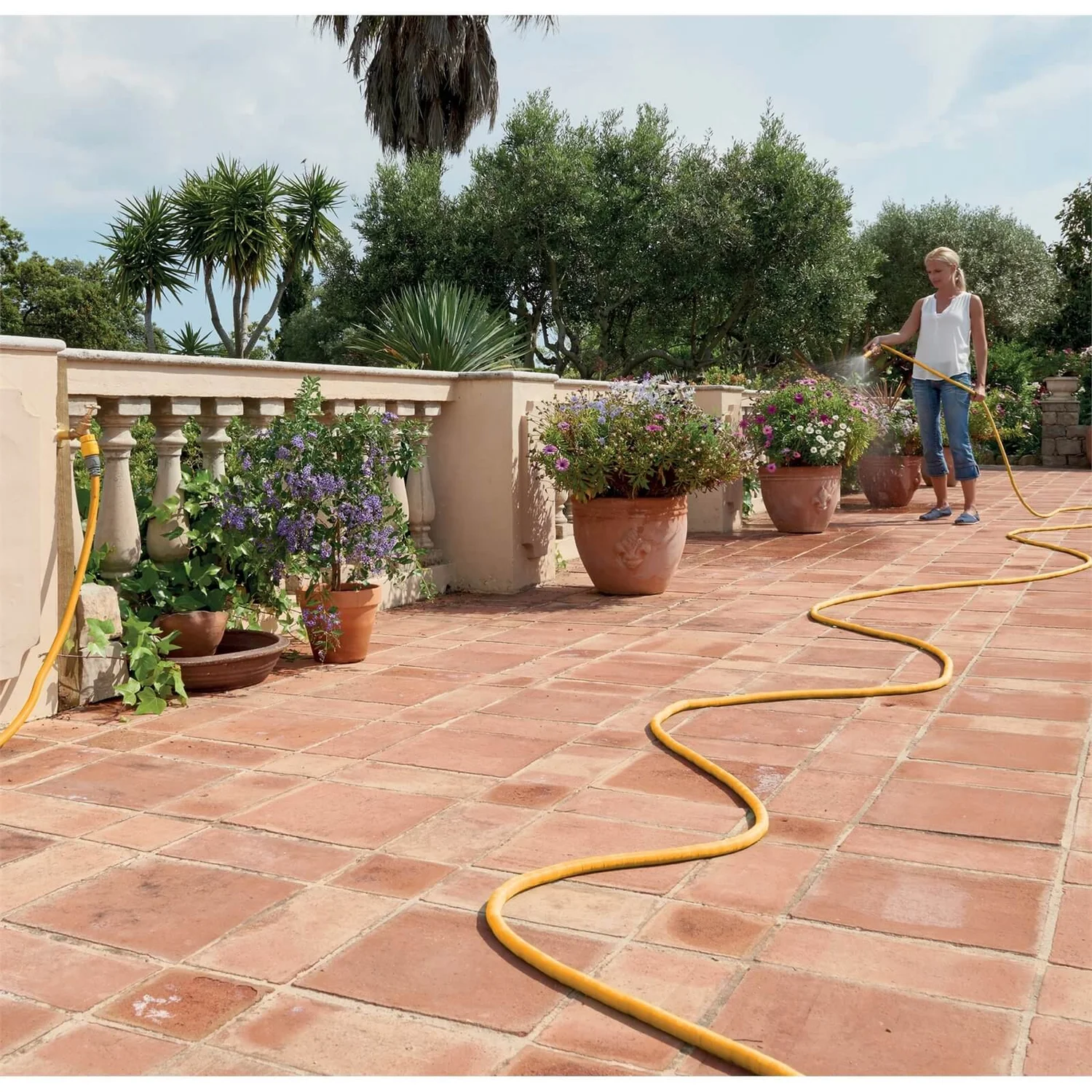 Hozelock Expanding Superhoze Hose - 30m 5 Hozelock Expanding Superhoze Hose - 30m - Image 3