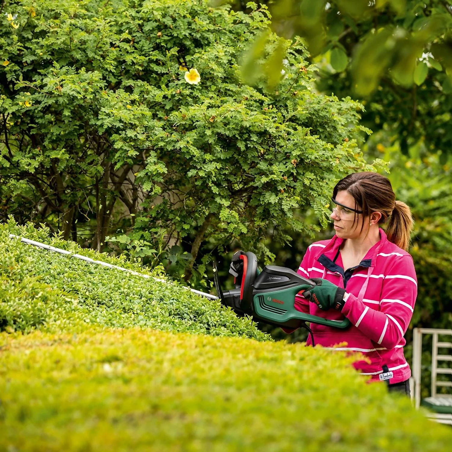 Bosch 500W Advanced HedgeCut 65 Hedge Trimmer 12 Bosch 500W Advanced HedgeCut 65 Hedge Trimmer - Image 10