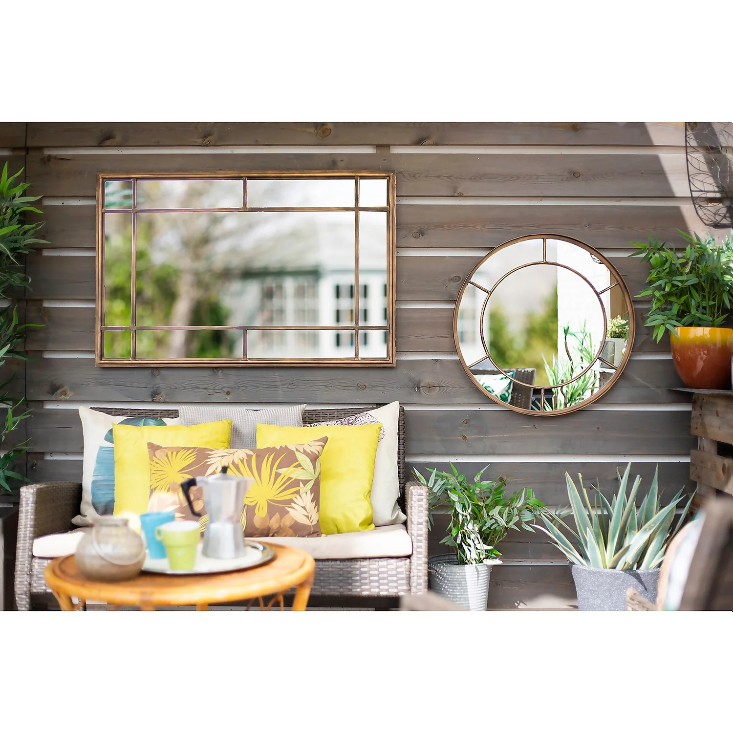 Valencia Outdoor Garden Mirror - 60cm 6 Valencia Outdoor Garden Mirror - 60cm - Image 4