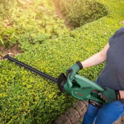 Bosch EasyHedgeCut 18-45 Hedge Trimmer 20 Bosch EasyHedgeCut 18-45 Hedge Trimmer -Garden Tool Shop 13496928 2004961768955336