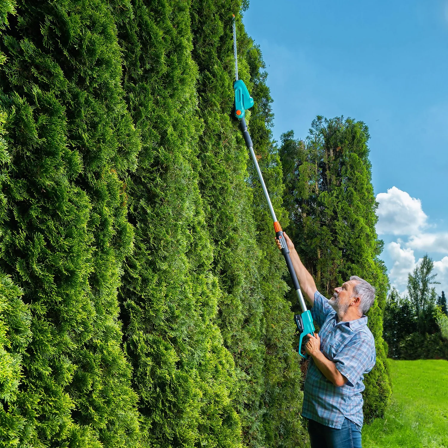 GARDENA Telescopic Cordless 18V Hedge Trimmer 9 GARDENA Telescopic Cordless 18V Hedge Trimmer - Image 7