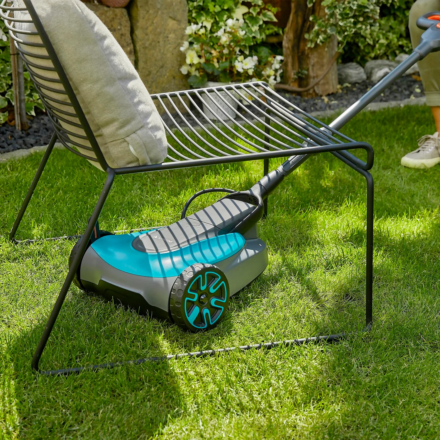 GARDENA 18V HandyMower Cordless Lawn Mower - 22cm 8 GARDENA 18V HandyMower Cordless Lawn Mower - 22cm - Image 6